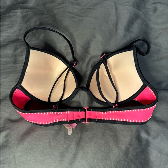 Victoria’s Secret Crochet Bikini Top in Size 34A - Picture 2 of 4